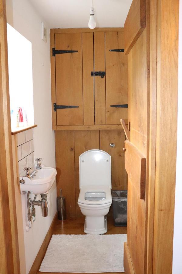 Holiday home Delightful 4bd Full Of Flair Kent Edenbridge
