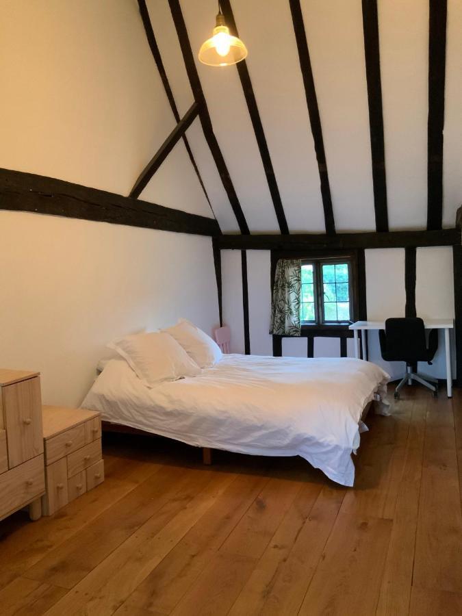 Holiday home Delightful 4bd Full Of Flair Kent Edenbridge