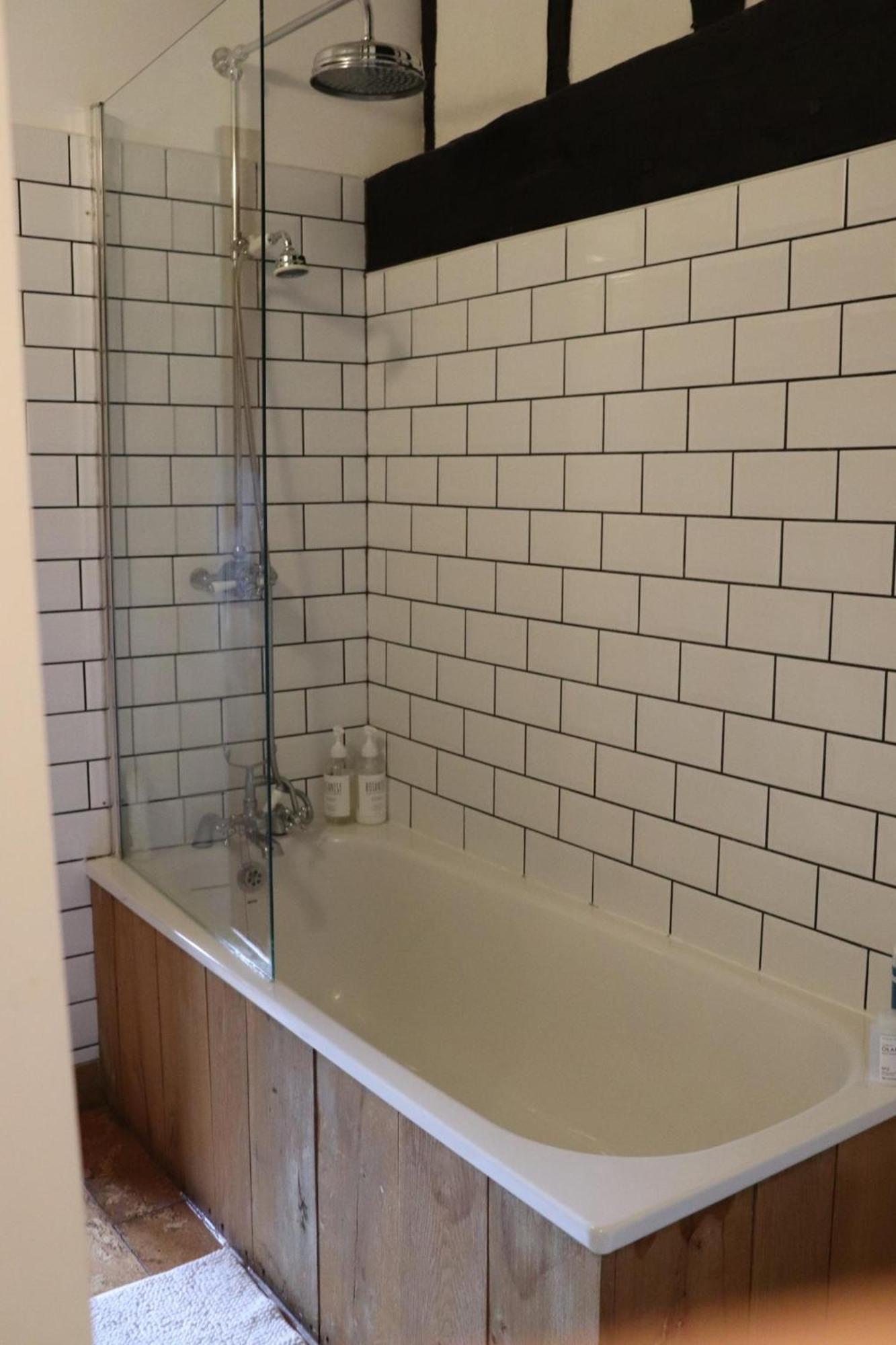 Delightful 4bd Full Of Flair Kent *